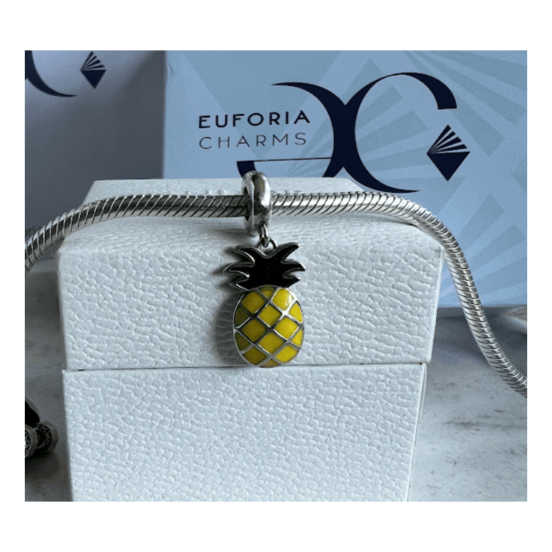 Charm Piña